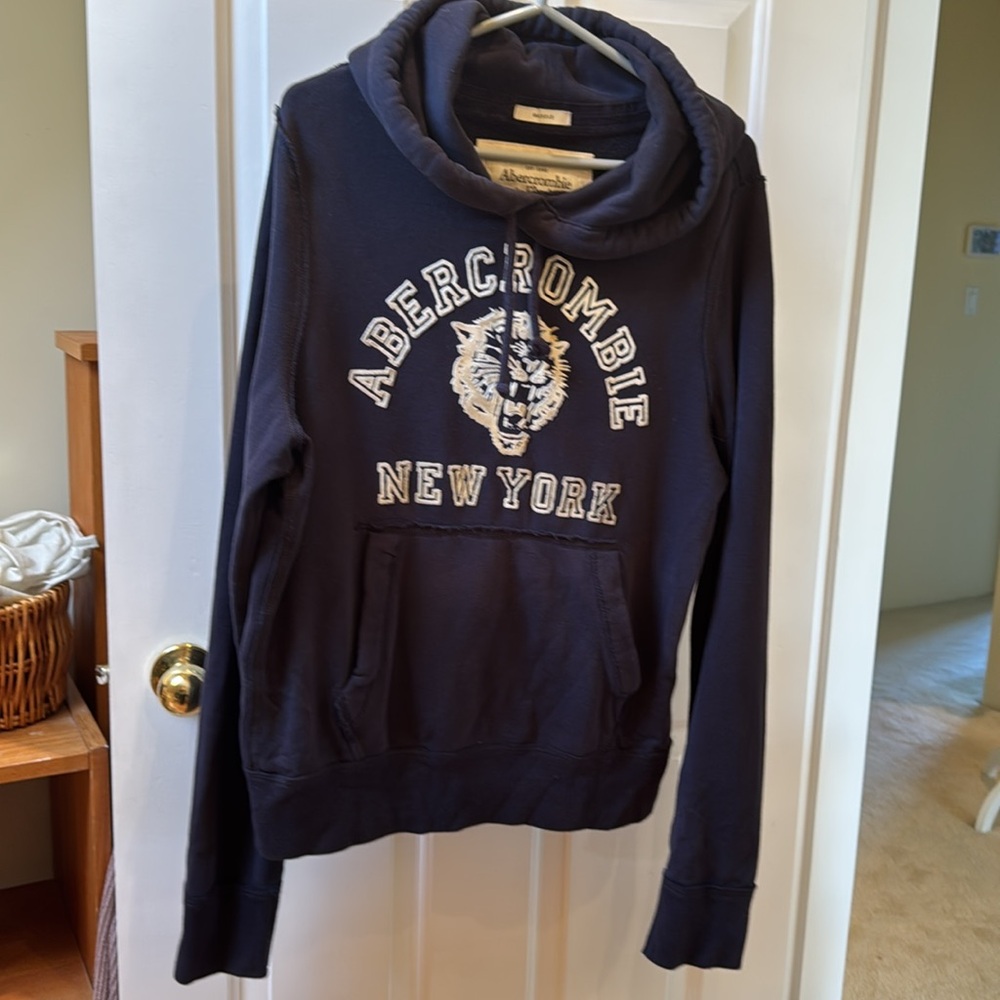 Abercrombie and Fitch from New York “muscle” with hood sweatshirt, long sleeve